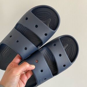 Crocs slides / sandals